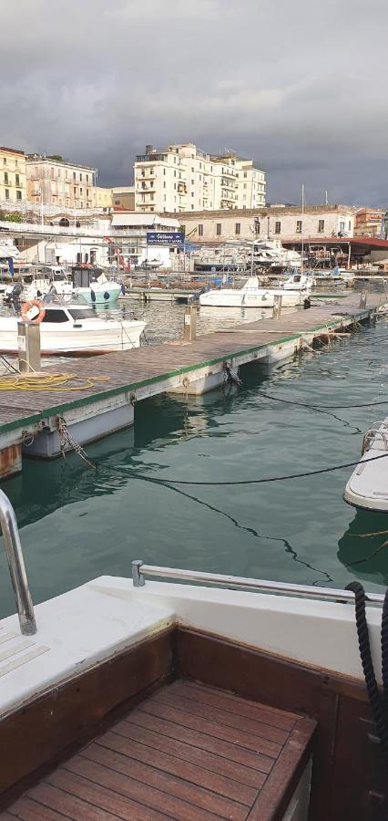 Hotel Salerno Yacht Exterior foto